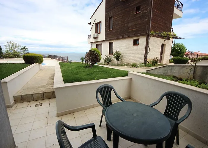 Menada Apolon Апартхотел